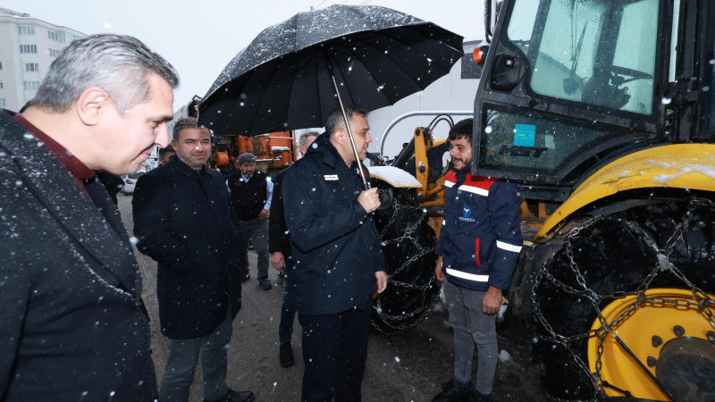 Başkan Toptaş, Karla Mücadele Çalışmalarını Sahada İnceledi