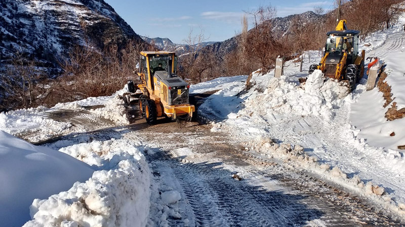 Onikişubat Belediyesi’nden kırsalda kesintisiz ulaşım için 7/24 karla mücadele