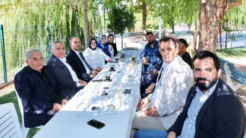 Başkan Toptaş, 11 mahalle muhtarıyla bir araya geldi