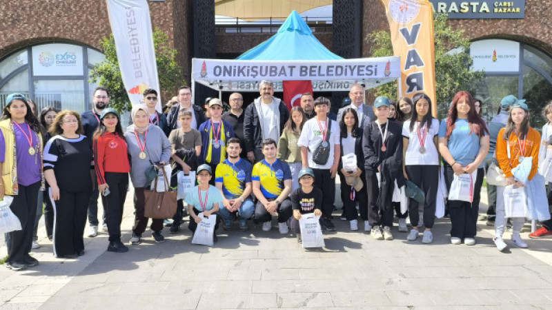 Oryantiring sporcuları bu kez kitapların izini sürdü