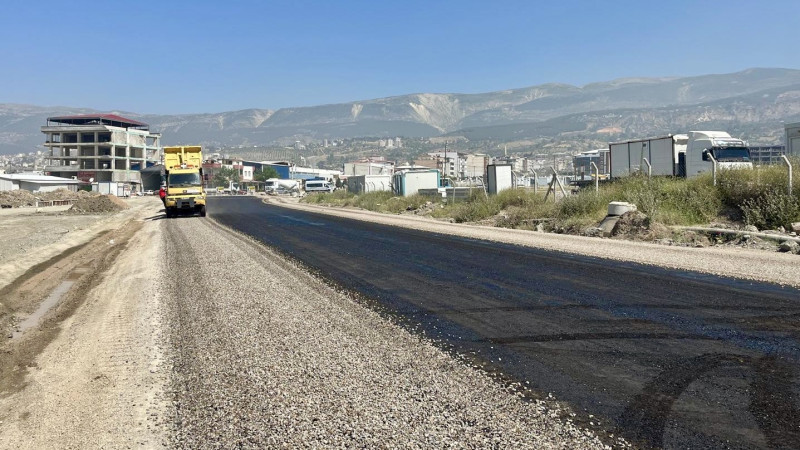 Büyükşehir’den Yeni Sanayi Sitesi’ne Asfalt