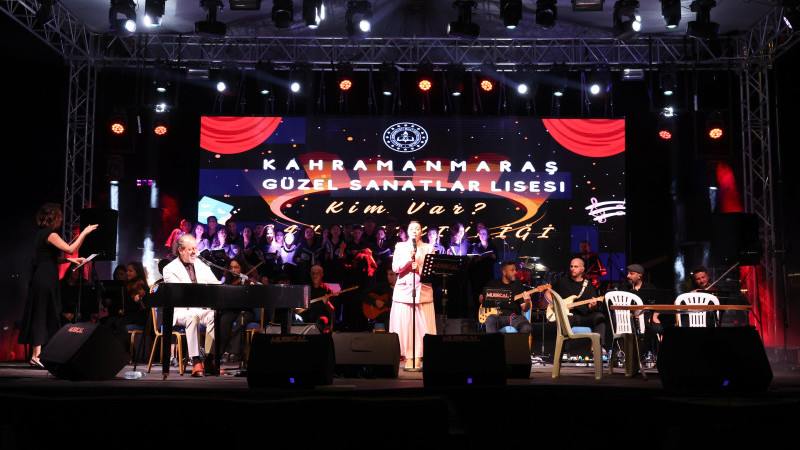 Onikişubat Gençlik Festivali’nde Yücel Arzen ve genç yeteneklerden unutulmaz performans