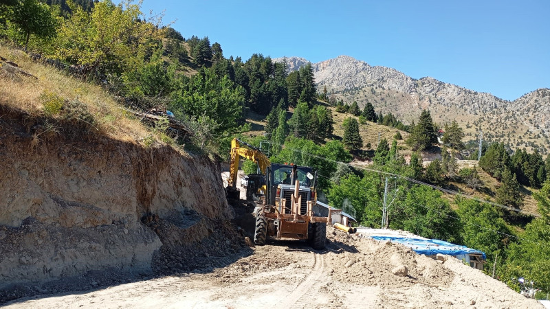 Büyükşehir, Göksun Elmalı’da Yeni Yol Açıyor