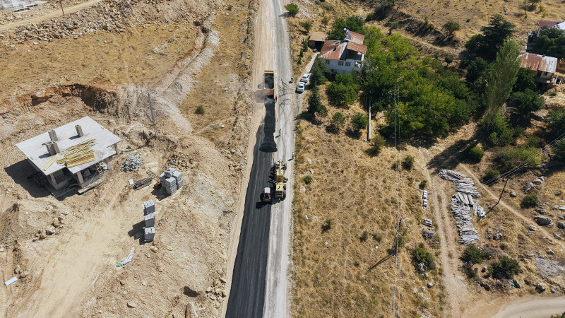 Büyükşehir, Afşin Kırsalında Ulaşım Ağını Güçlendirmeye Devam Ediyor