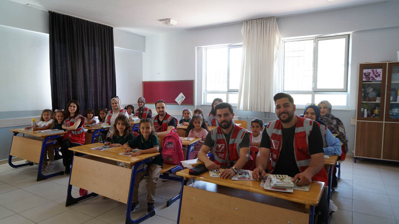 Gençlik Meclisi’nden Minik Yüreklere Büyük Dokunuş