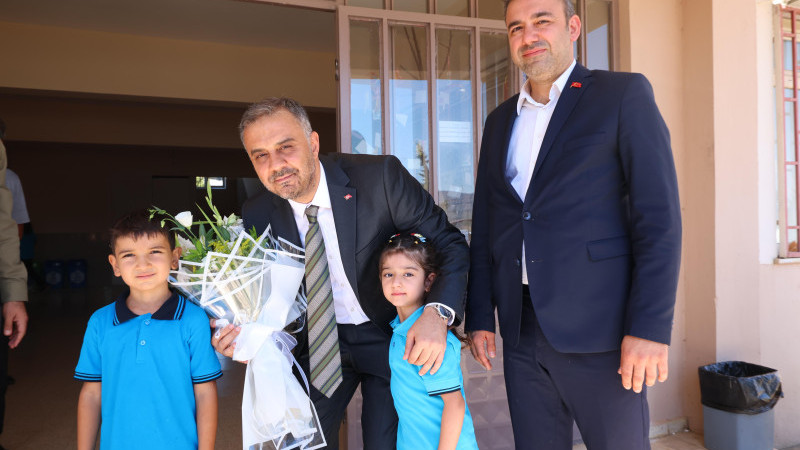 Başkan Toptaş’tan kırsal mahallelerdeki 7 bin öğrenciye kırtasiye seti desteği