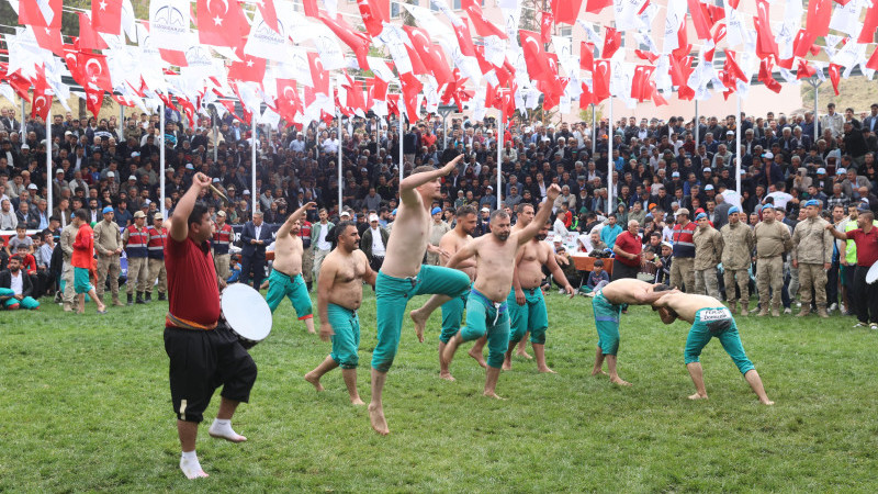 14. Geleneksel Bertiz Baydemirli Kısa Şalvar Güreş Festivali Coşkuyla Gerçekleştirildi