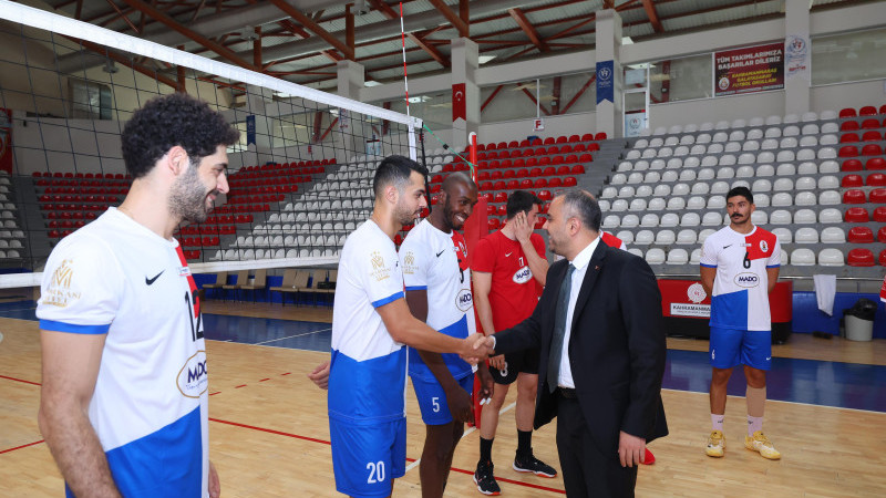 Onikişubat Belediyespor Voleybol Takımı kendi sahasında ilk maçına çıkıyor