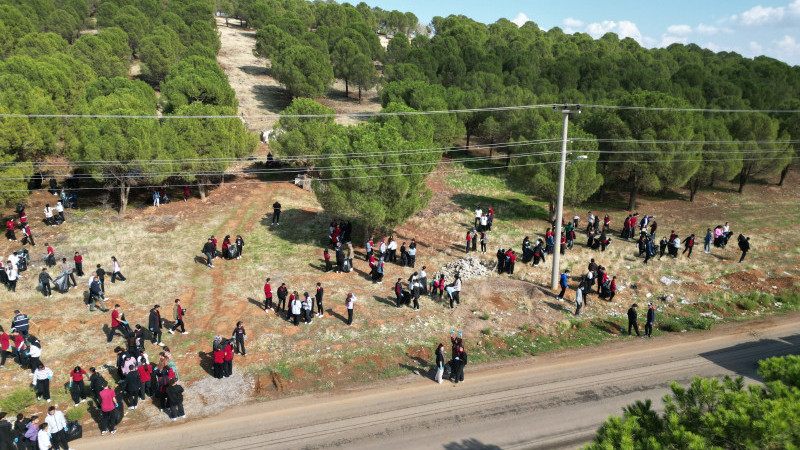 Onikişubat Belediyesi’nden 300 öğrenciyle orman temizliği
