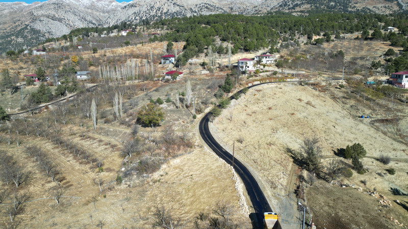 Kabasakal’da Sathi Kaplama Çalışmaları Hızla İlerliyor
